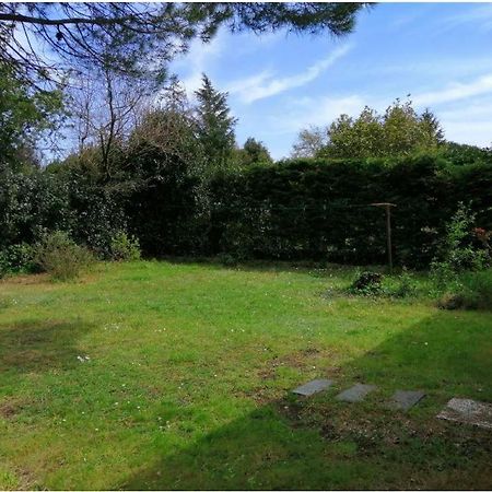 Emplacement De Toile De Tente Dans Jardin Cugand Экстерьер фото